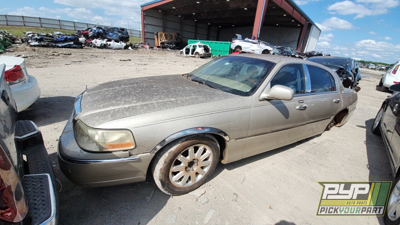 Photo of 2008 Lincoln Town Car