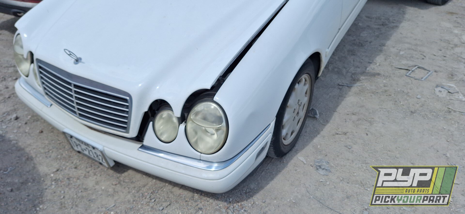 Photo of 1999 Mercedes-Benz E320