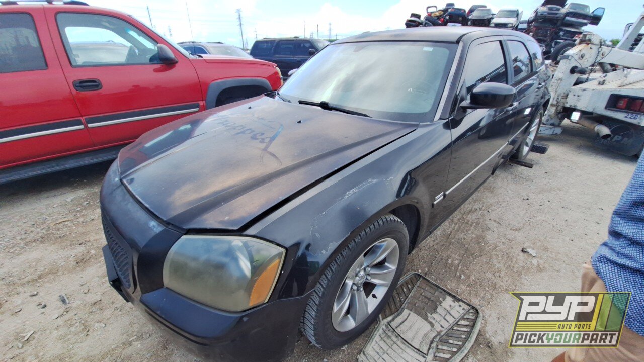 Photo of 2005 Dodge Magnum