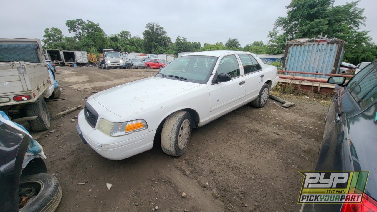 Photo of 2006 Ford Crown Victoria