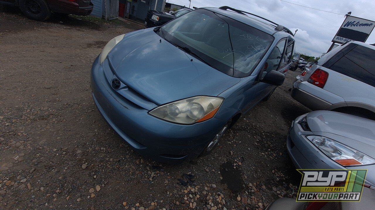 Photo of 2008 Toyota Sienna