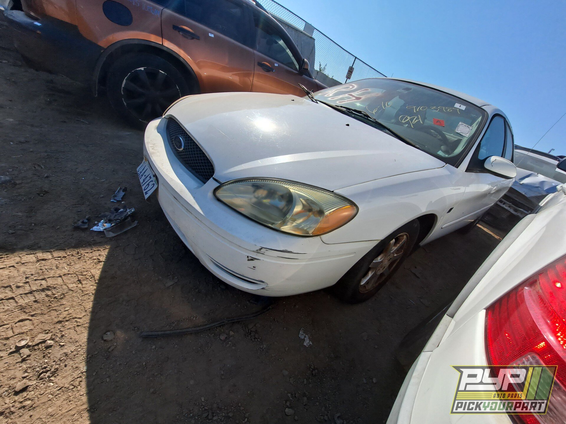 Photo of 2004 Ford Taurus