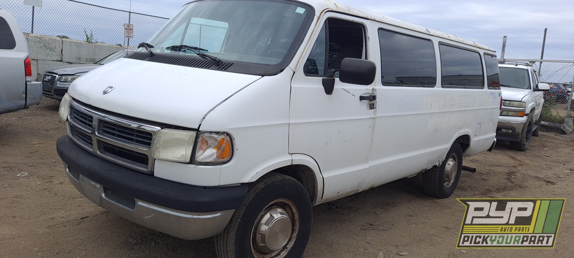 Photo of 1997 Dodge B3500