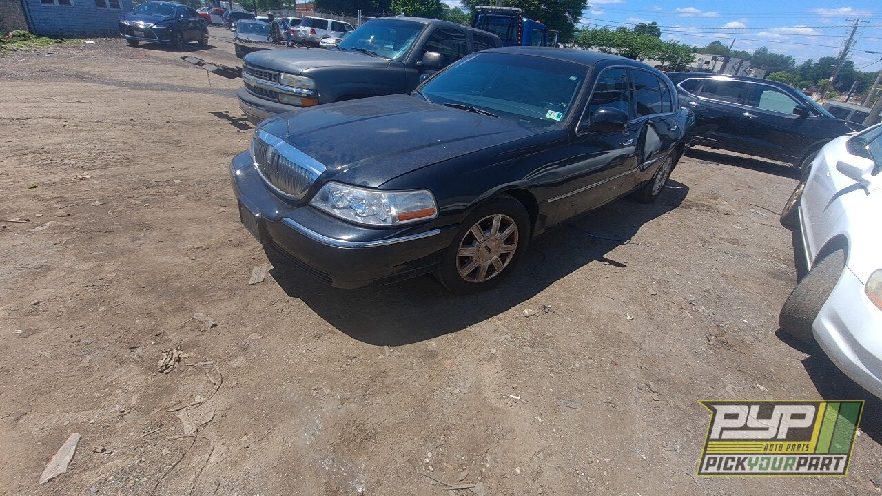 Photo of 2011 Lincoln Town Car
