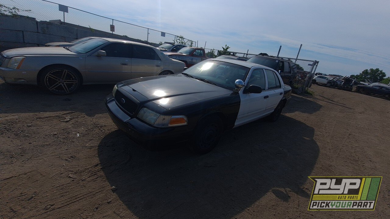 Photo of 2005 Ford Crown Victoria