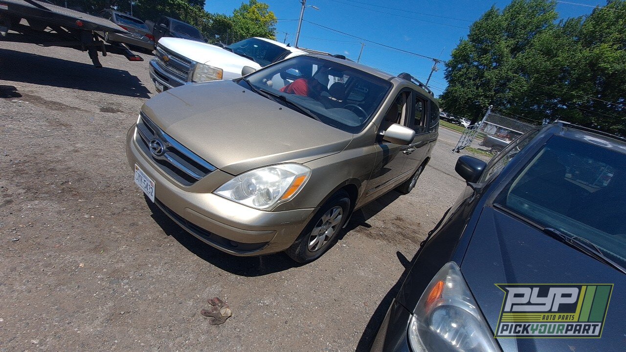 Photo of 2008 Hyundai Entourage