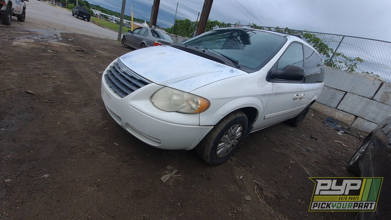 Photo of 2006 Chrysler Town & Country