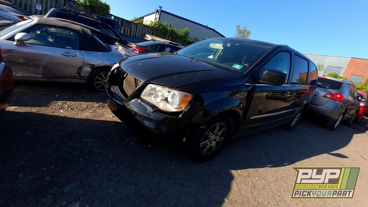 Photo of 2012 Chrysler Town & Country