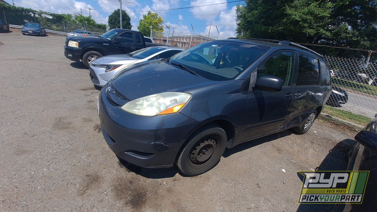 Photo of 2006 Toyota Sienna