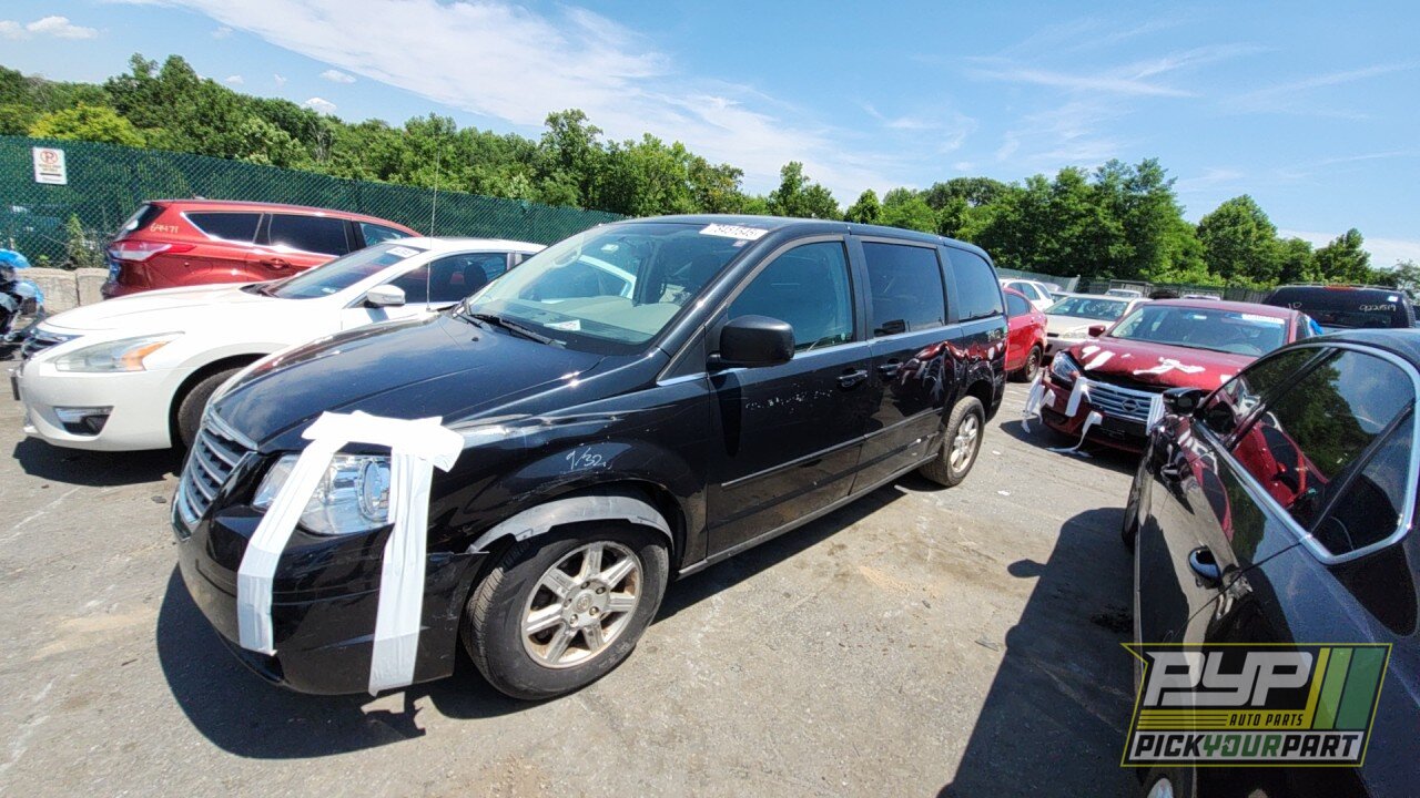 Photo of 2010 Chrysler Town & Country