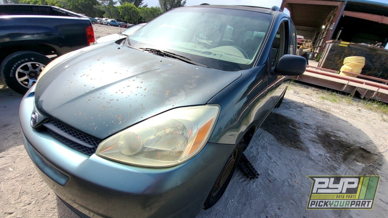 Photo of 2004 Toyota Sienna