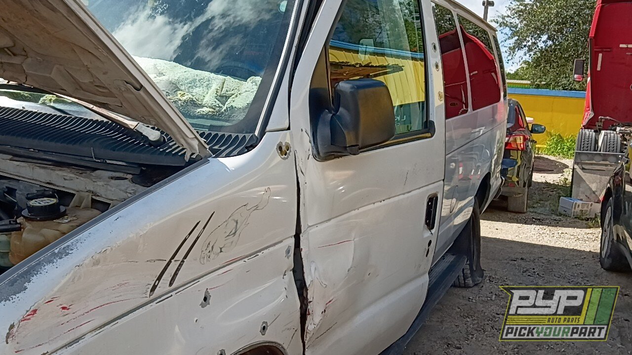 Photo of 2002 Ford E-350 Econoline Club Wagon