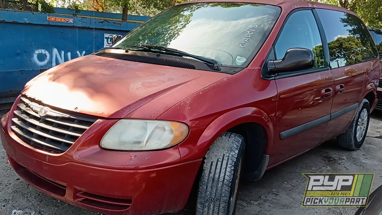 Photo of 2005 Chrysler Town & Country