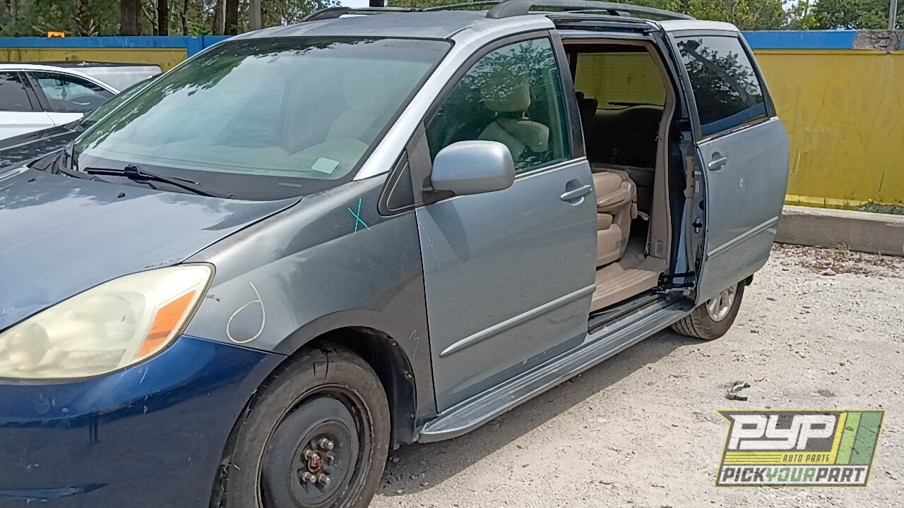 Photo of 2004 Toyota Sienna