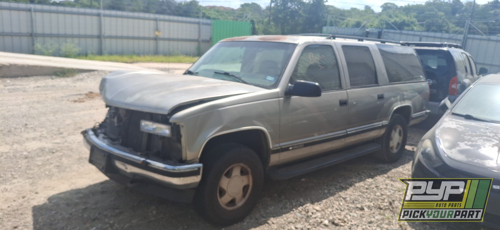 Photo of 1999 Chevrolet K1500 Suburban