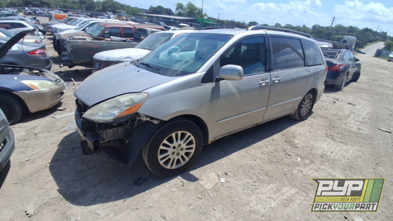 Photo of 2008 Toyota Sienna