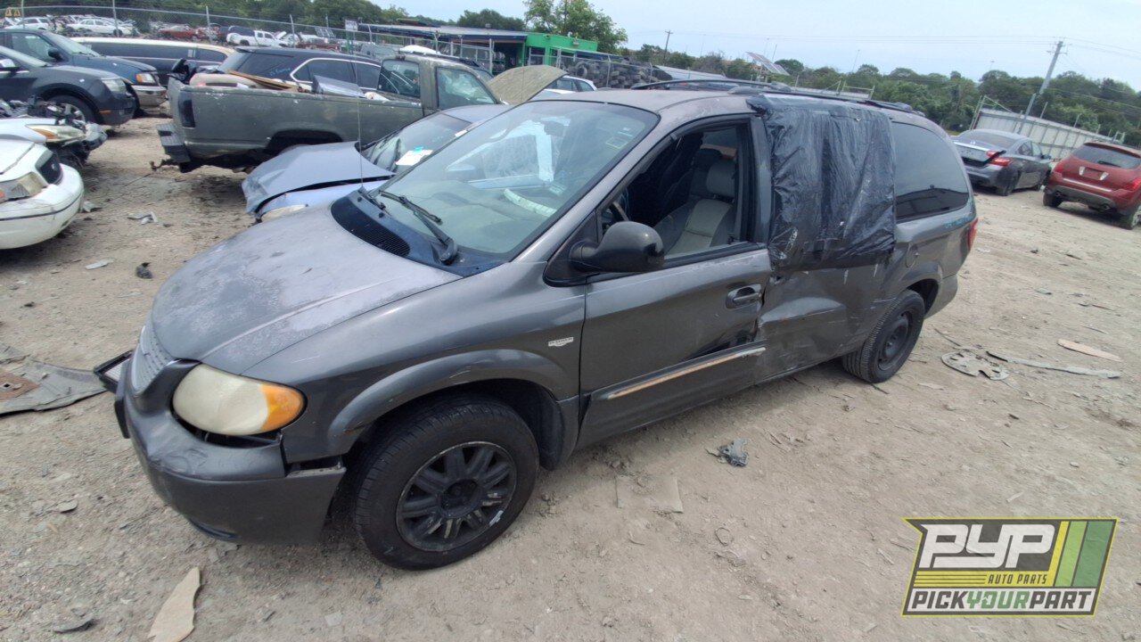 Photo of 2004 Chrysler Town & Country