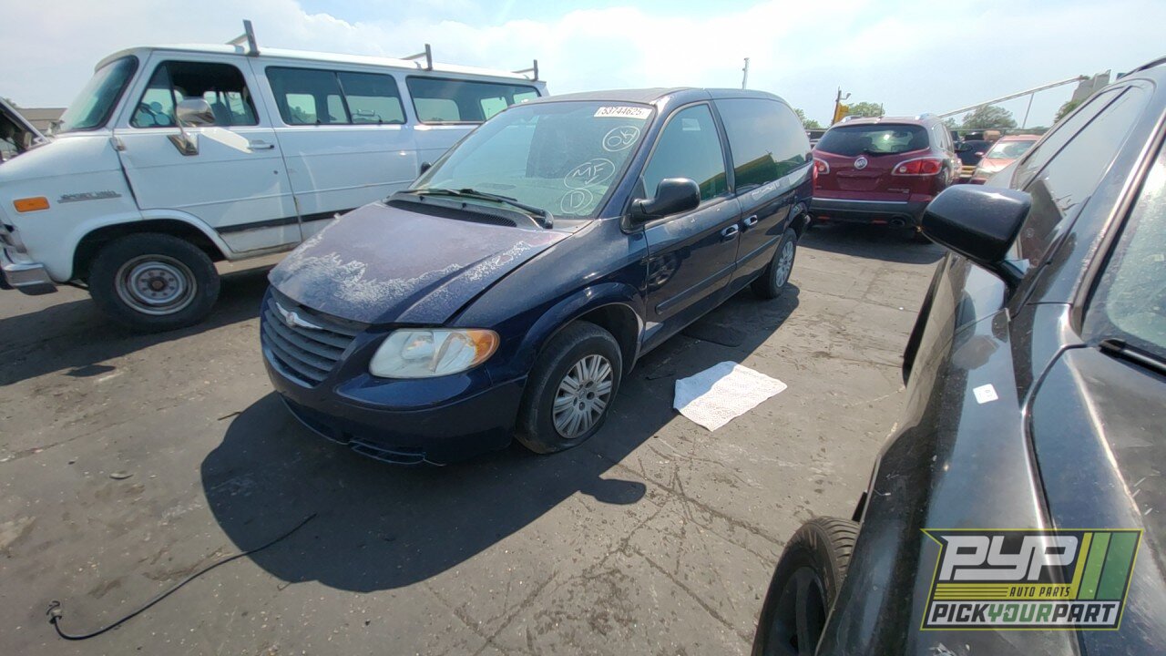 Photo of 2005 Chrysler Town & Country