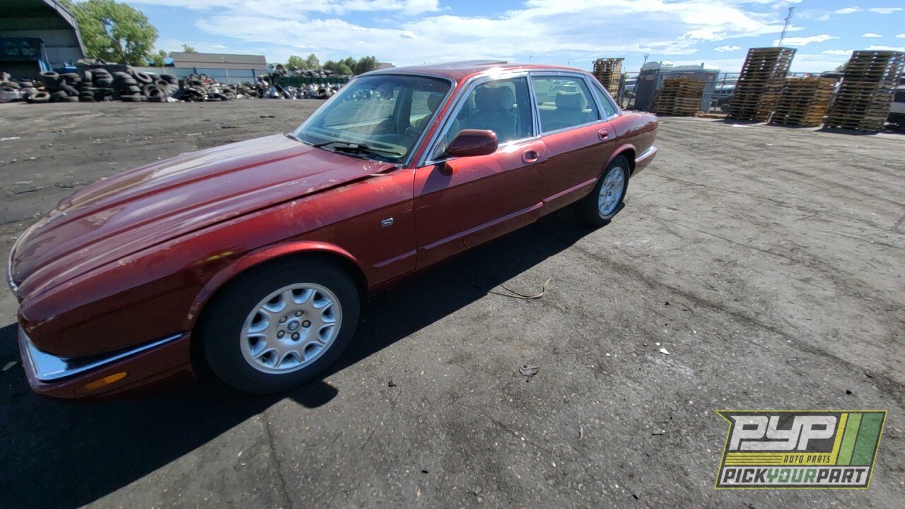 Photo of 2000 Jaguar Xj8