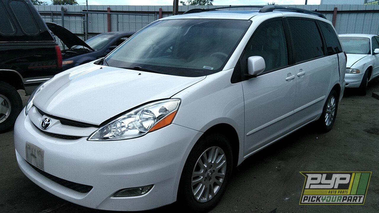 Photo of 2008 Toyota Sienna