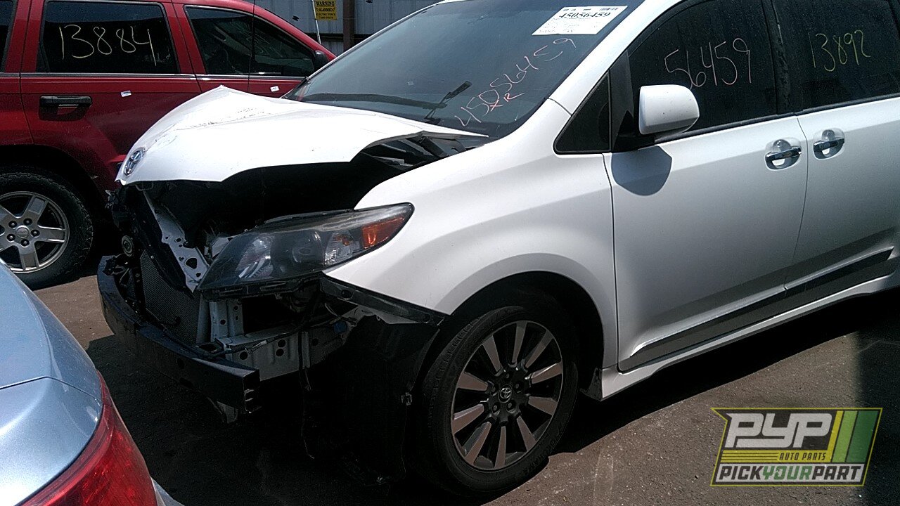 Photo of 2013 Toyota Sienna