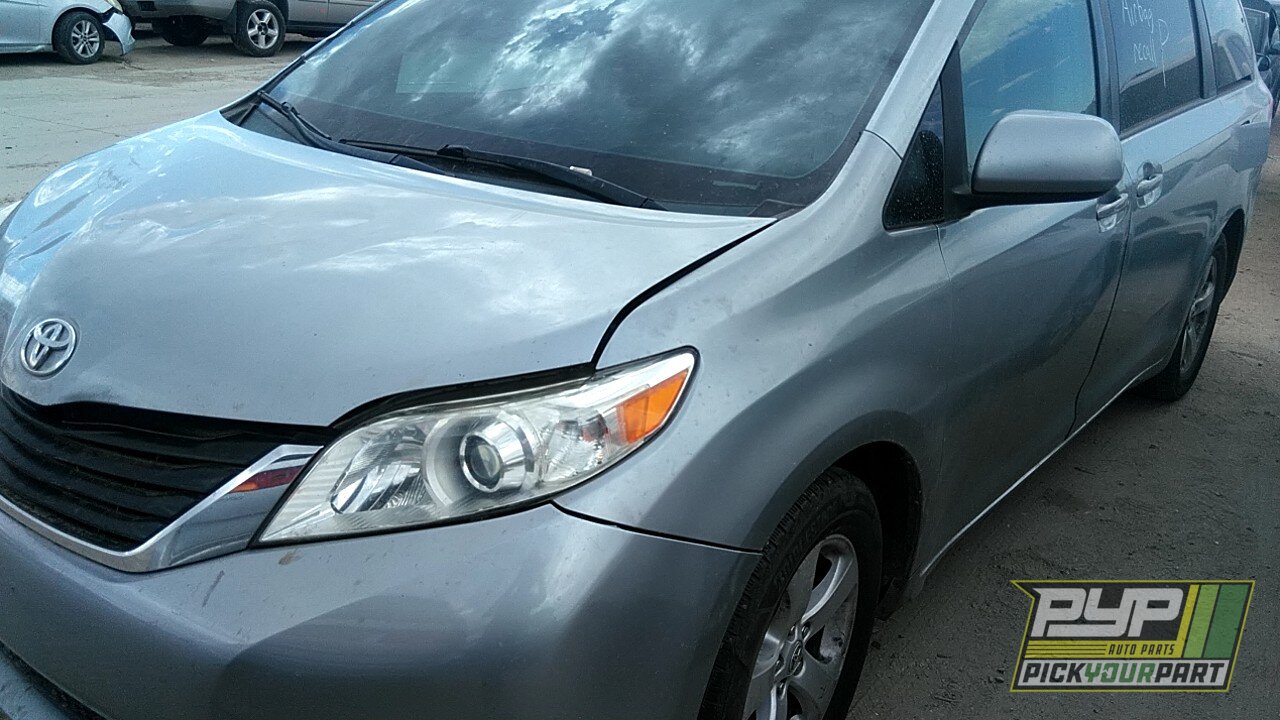 Photo of 2011 Toyota Sienna