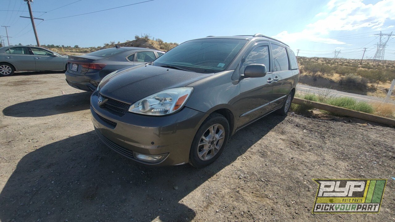 Photo of 2004 Toyota Sienna