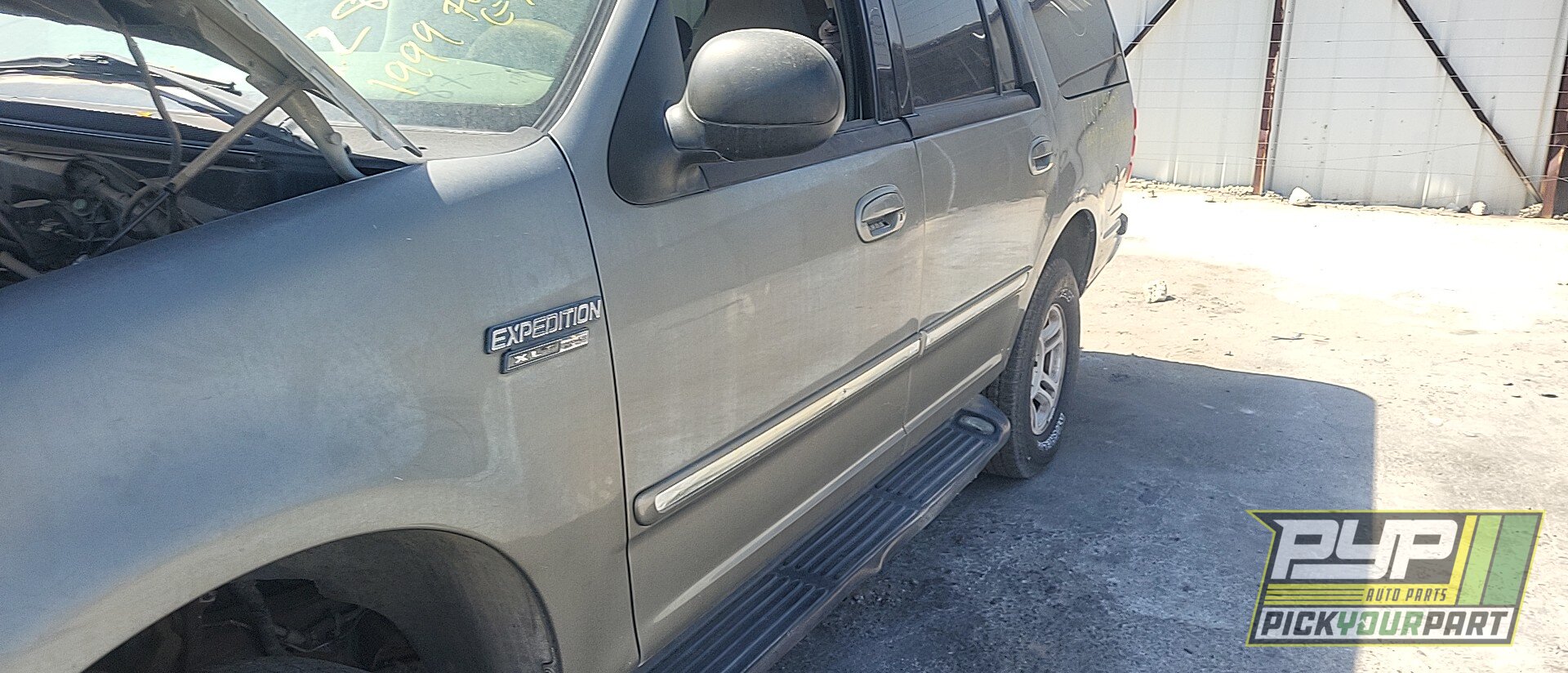 Photo of 1999 Ford Expedition