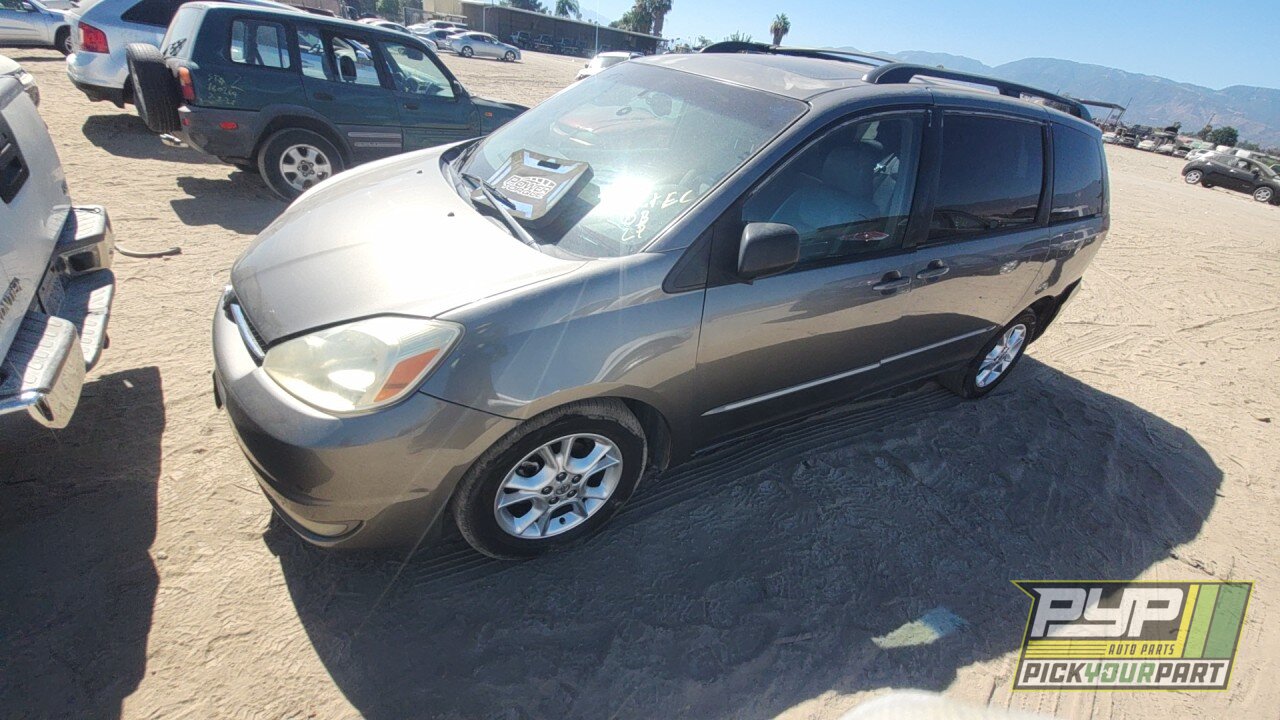 Photo of 2005 Toyota Sienna