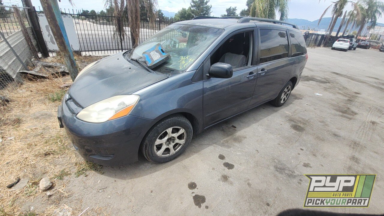 Photo of 2010 Toyota Sienna