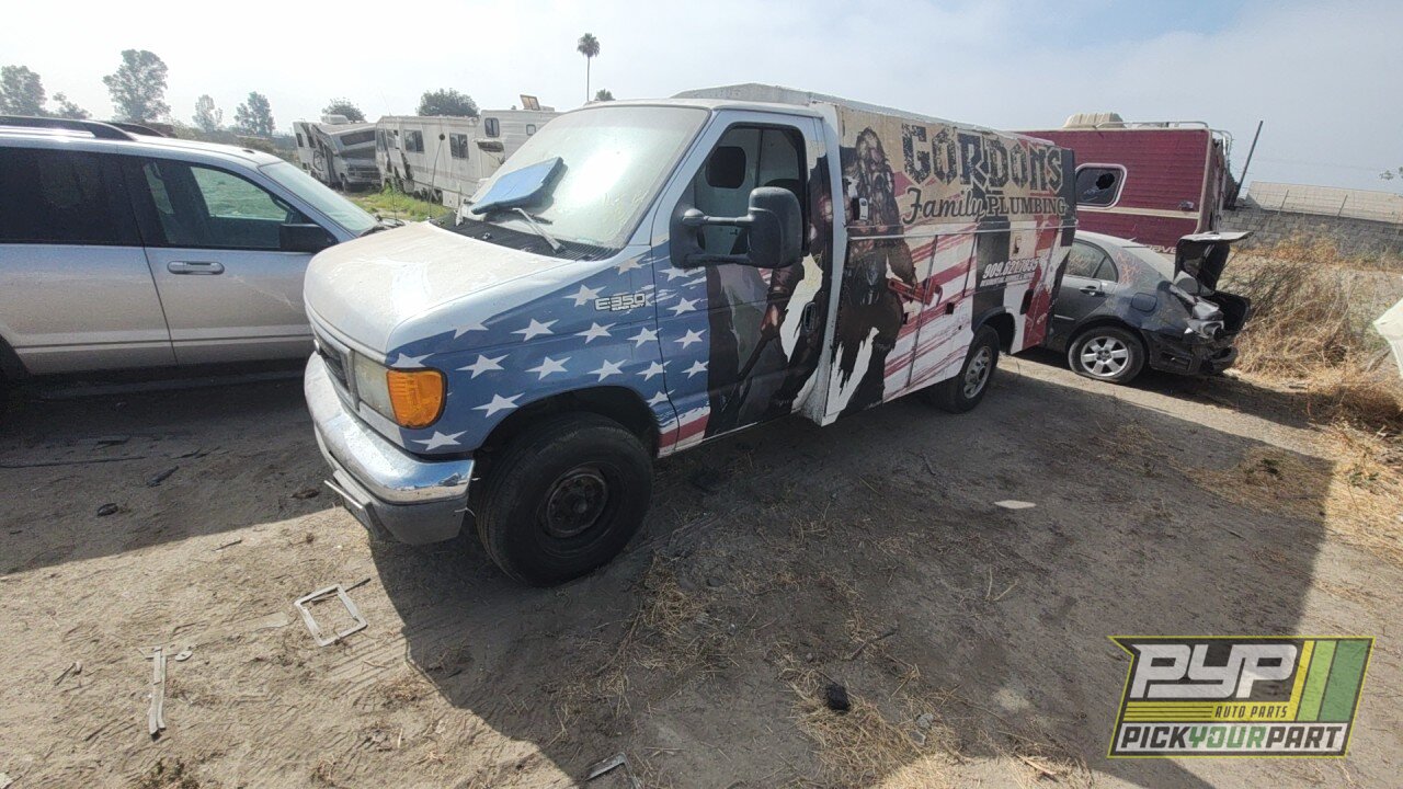 Photo of 2004 Ford E-350 Super Duty