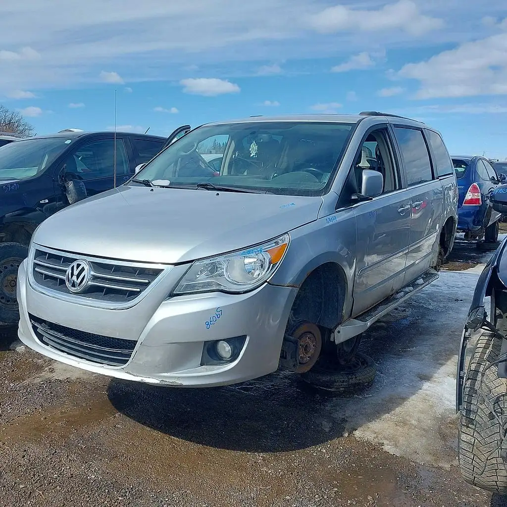Photo of 2011 Volkswagen Routan
