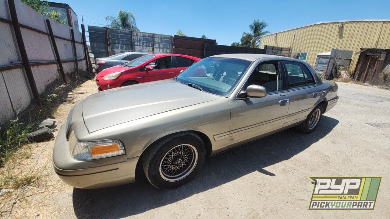 Photo of 2002 Ford Crown Victoria