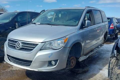 Photo of 2011 Volkswagen Routan