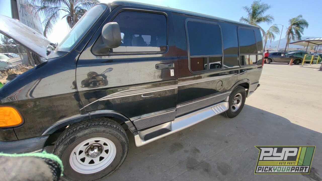 Photo of 2003 Dodge Ram 1500 Van