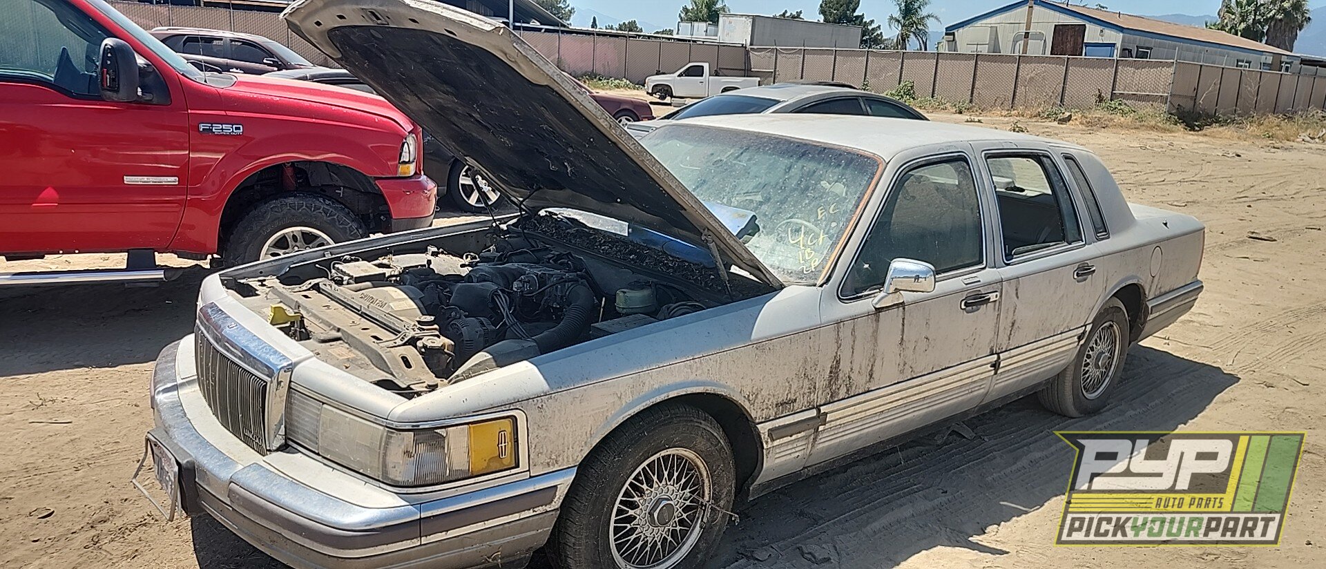 Photo of 1990 Lincoln Town Car