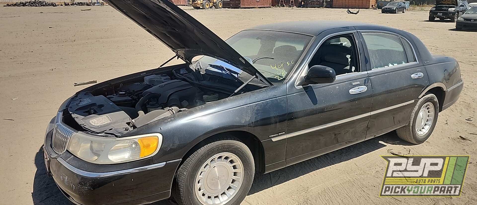 Photo of 1999 Lincoln Town Car