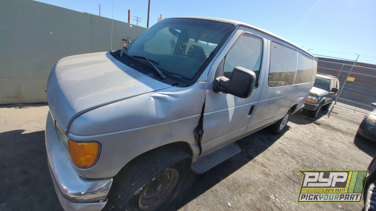 Photo of 2003 Ford E-350 Club Wagon