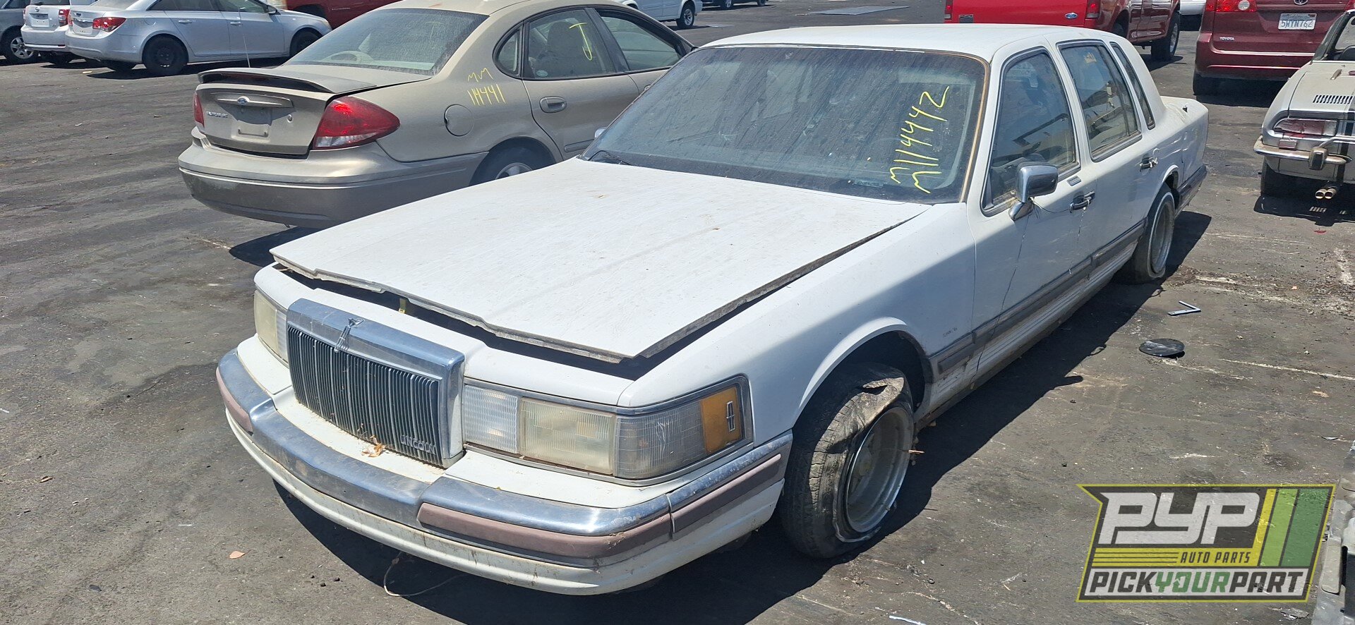 Photo of 1990 Lincoln Town Car
