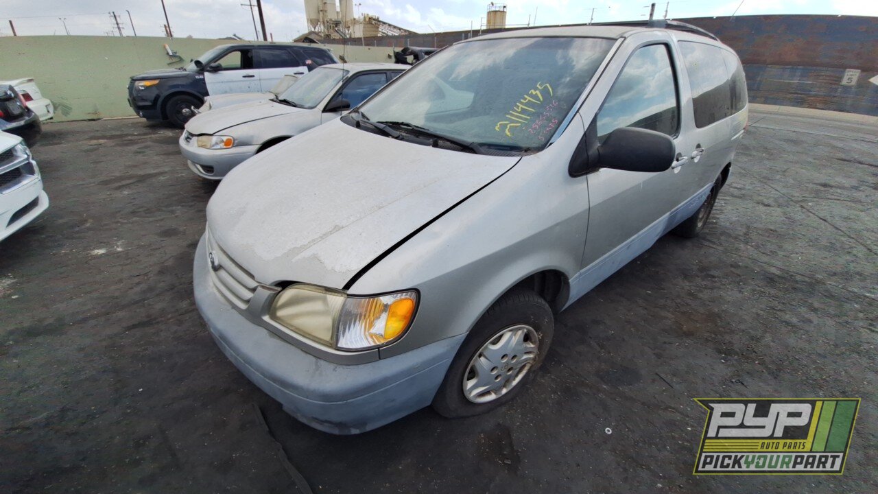 Photo of 2002 Toyota Sienna