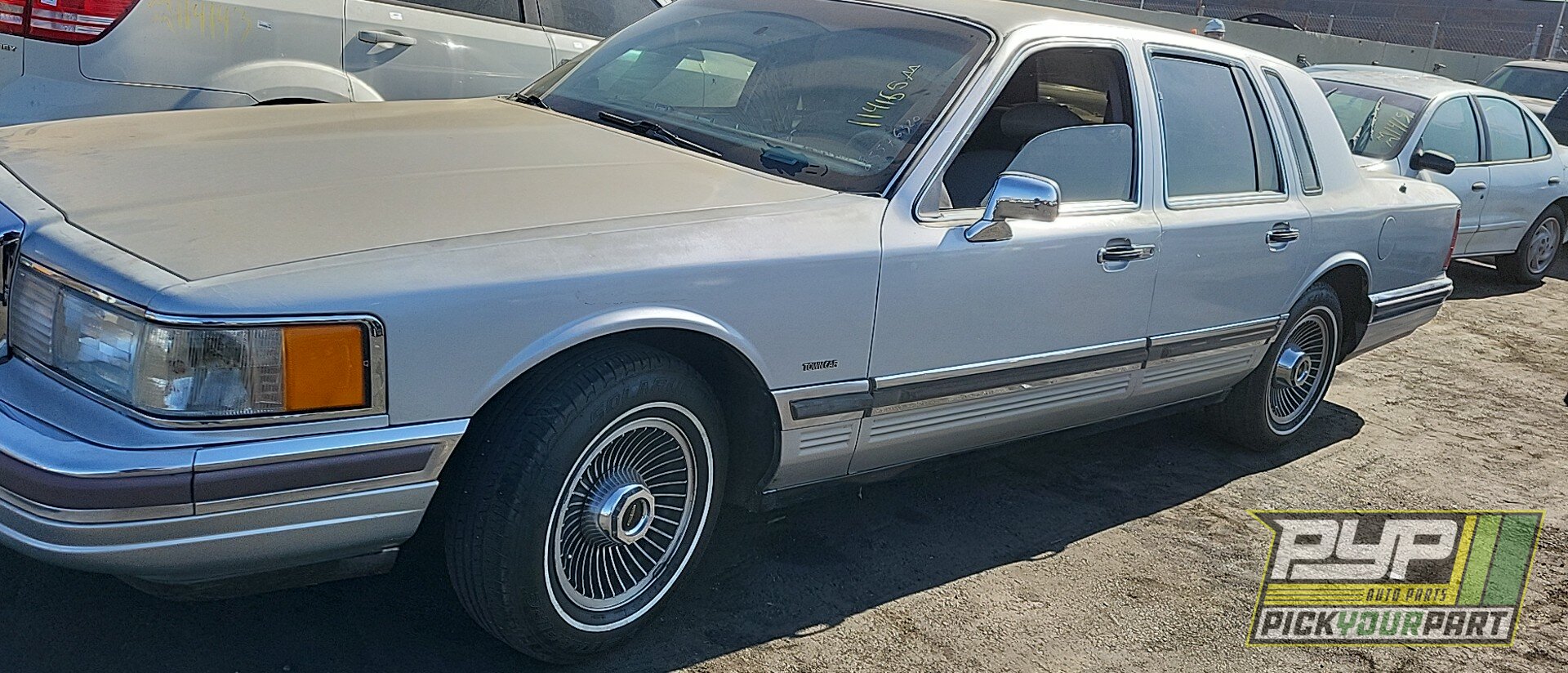 Photo of 1990 Lincoln Town Car
