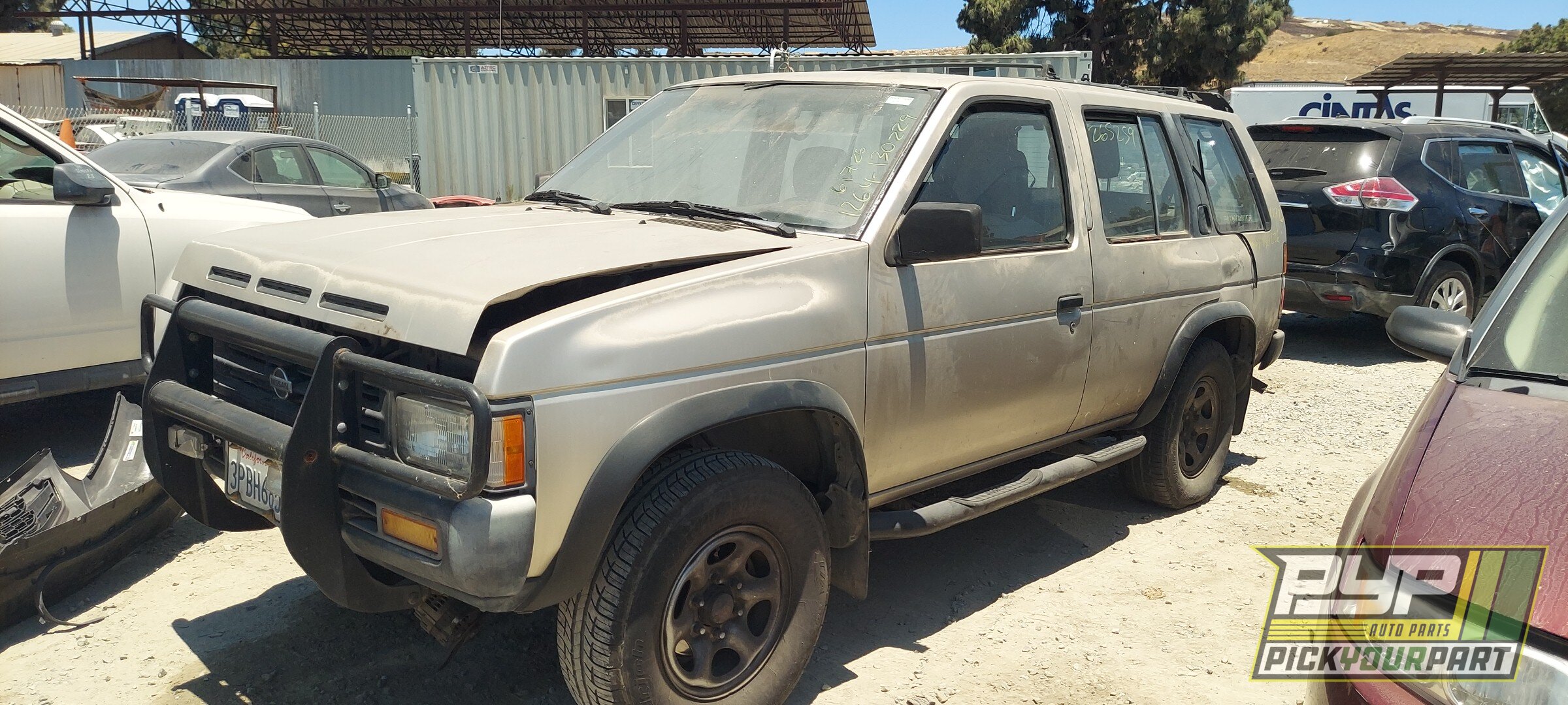 Photo of 1995 Nissan Pathfinder