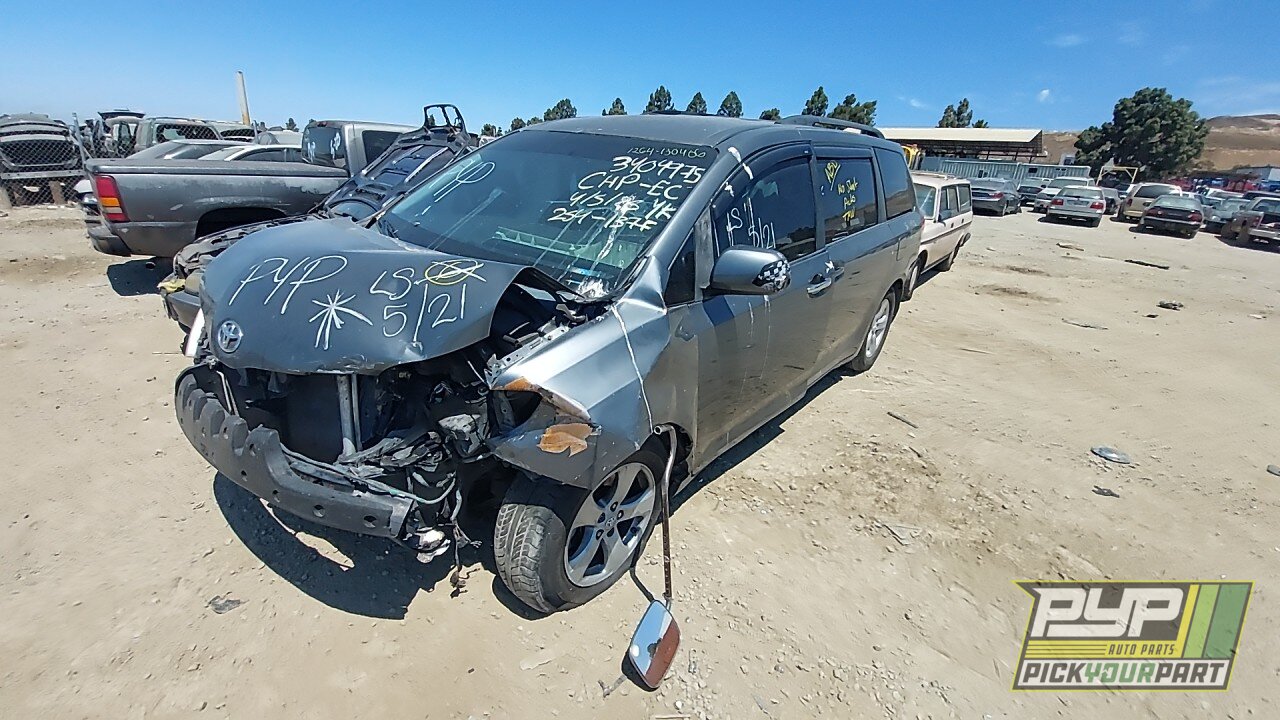Photo of 2011 Toyota Sienna