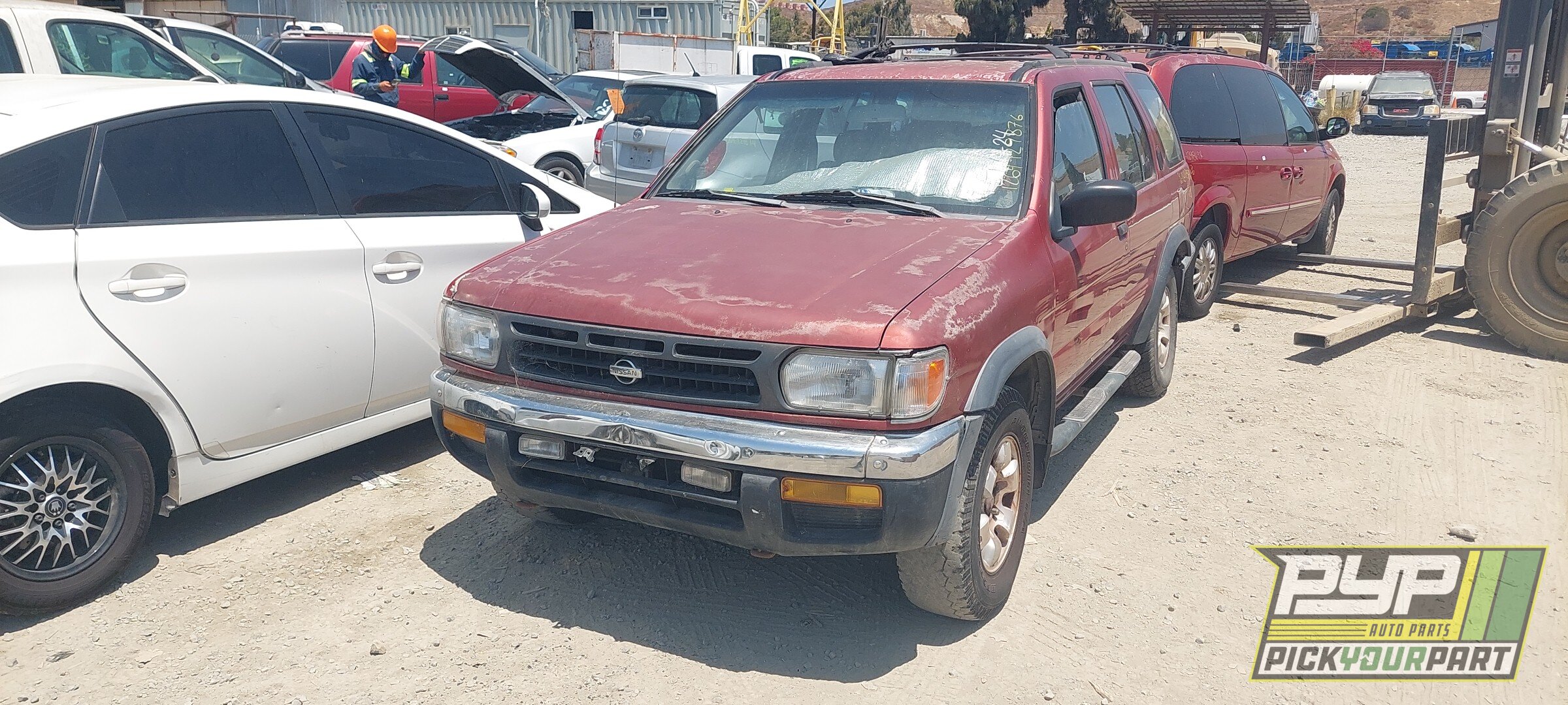 Photo of 1998 Nissan Pathfinder