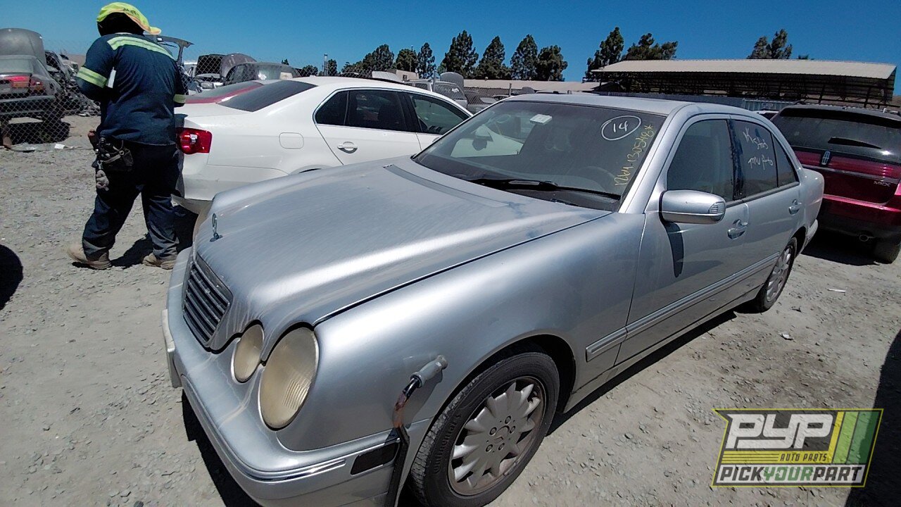 Photo of 2001 Mercedes-Benz E320