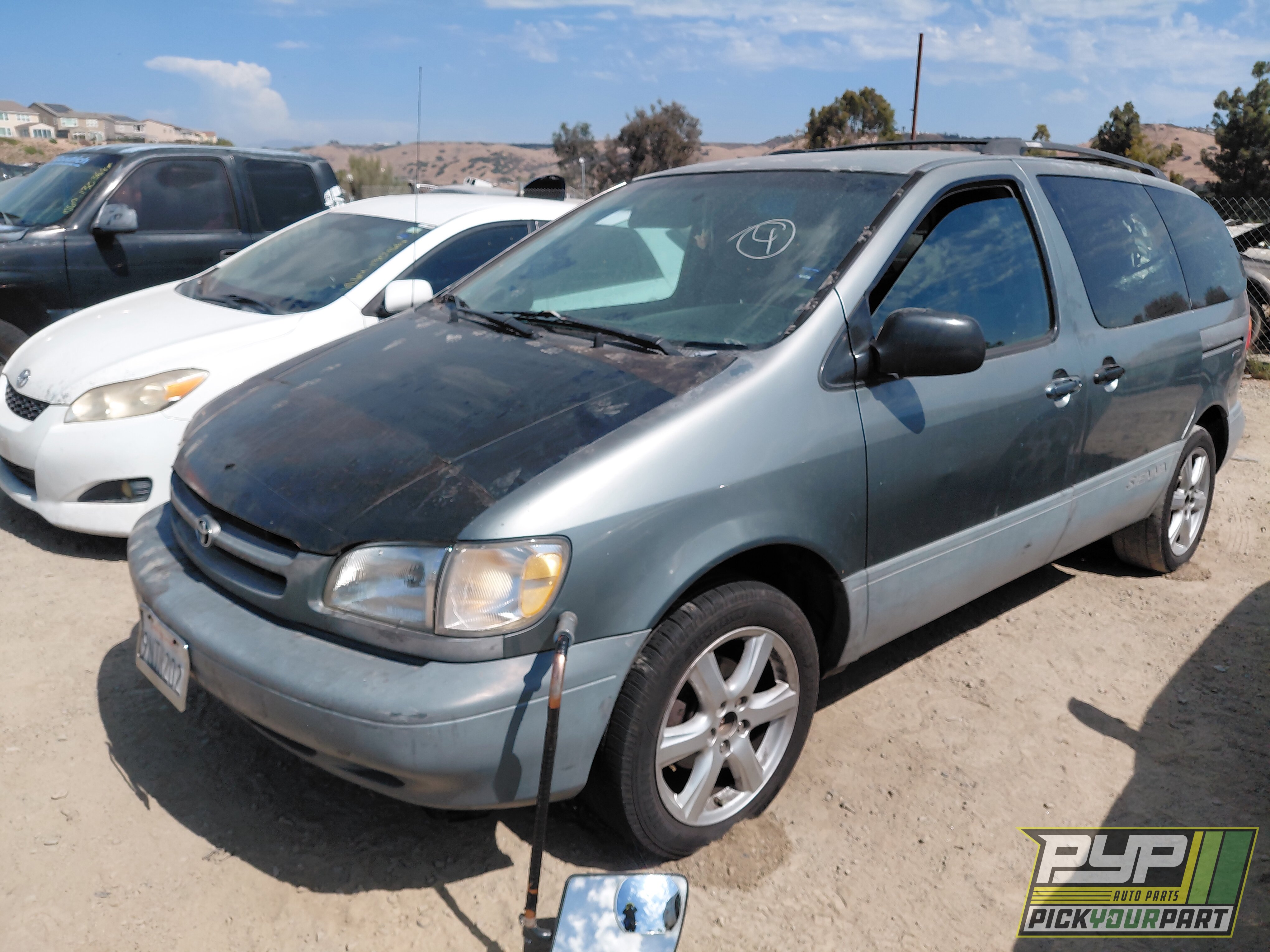 Photo of 1999 Toyota Sienna