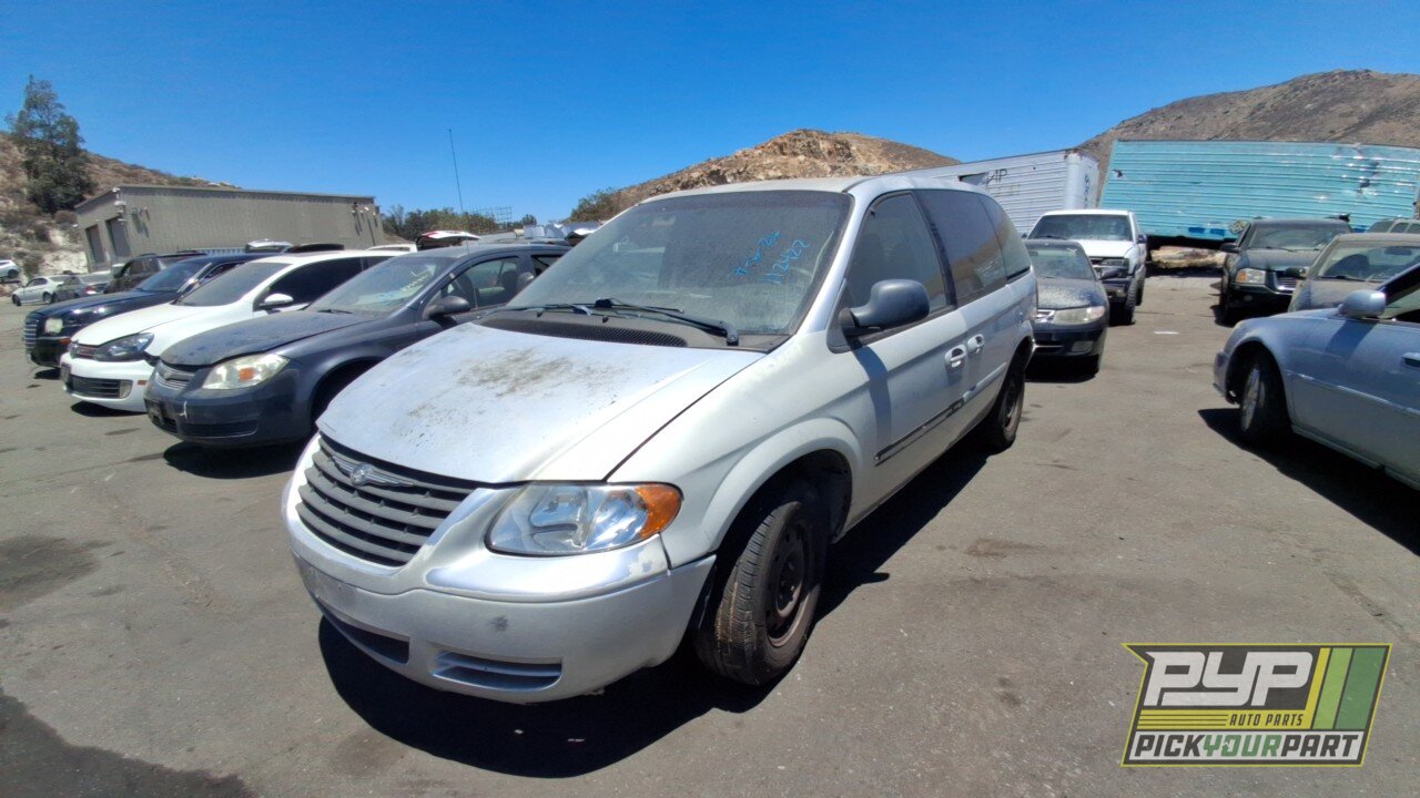 Photo of 2005 Chrysler Town & Country