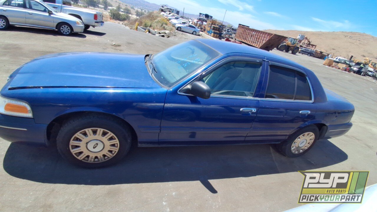Photo of 2004 Ford Crown Victoria