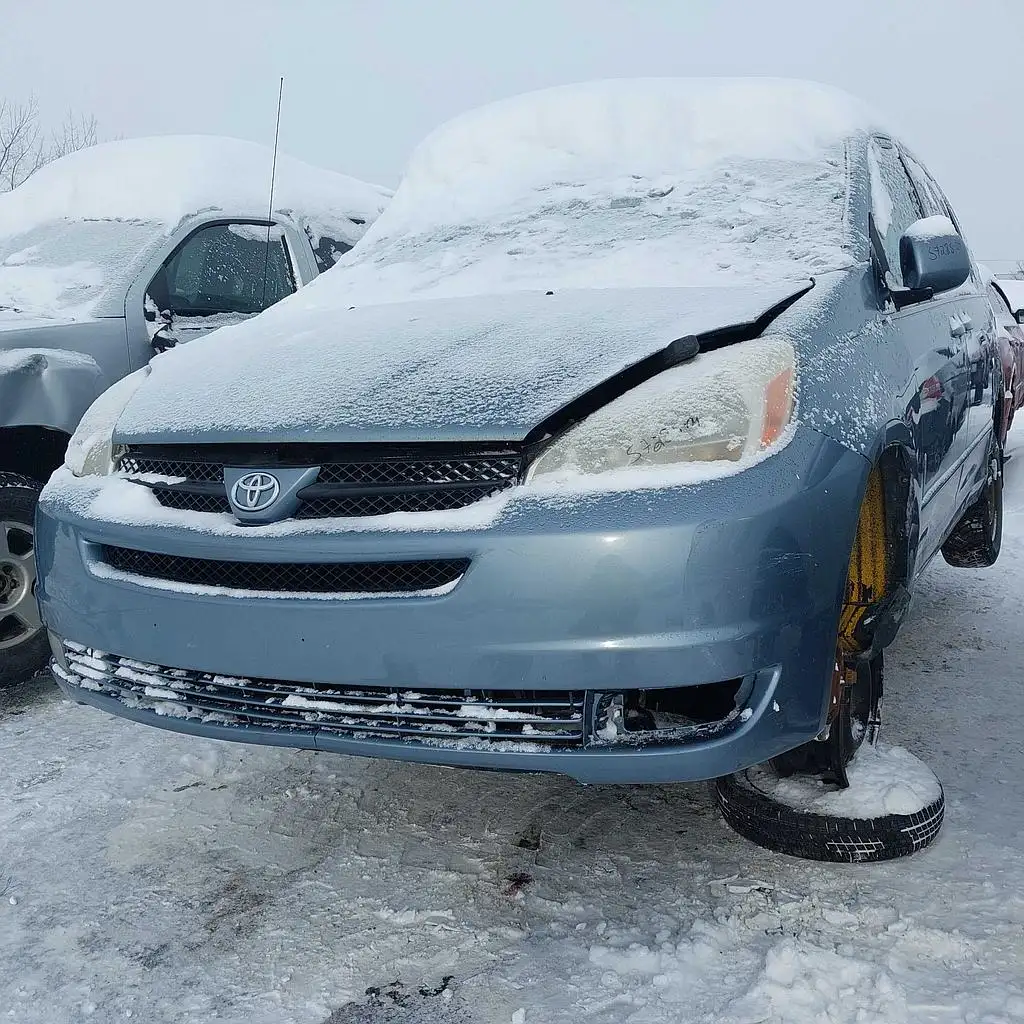 Photo of 2004 Toyota Sienna