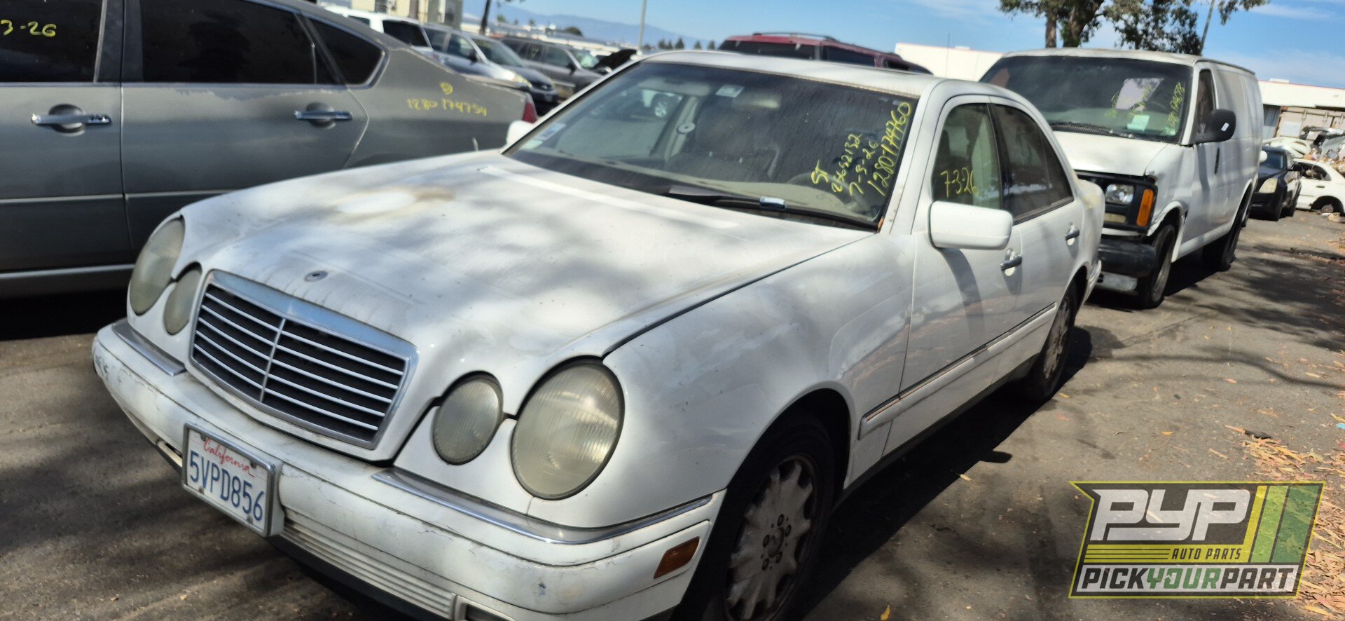 Photo of 1999 Mercedes-Benz E320